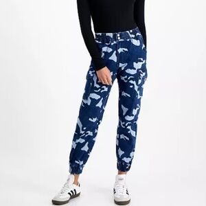 NWT MADDEN GIRL BLUE CAMO UTILITY DENIM JOGGER SZ MD (7-9) JR